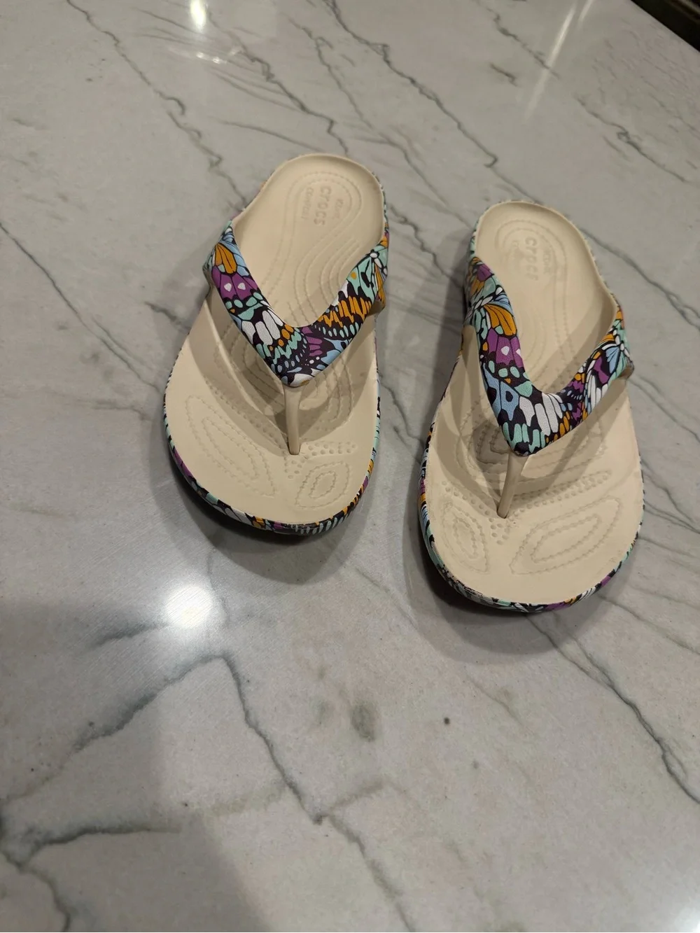 CROCS 🌈✨ vibrant